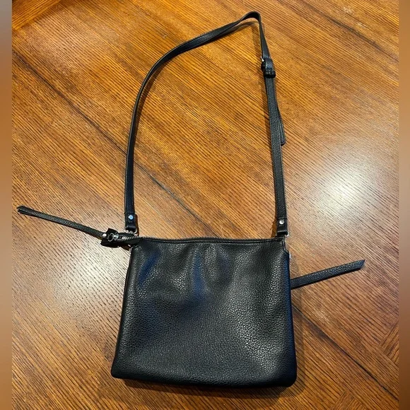 Moda Luxe black leather bag with adjustable strap - Picture 2 of 6